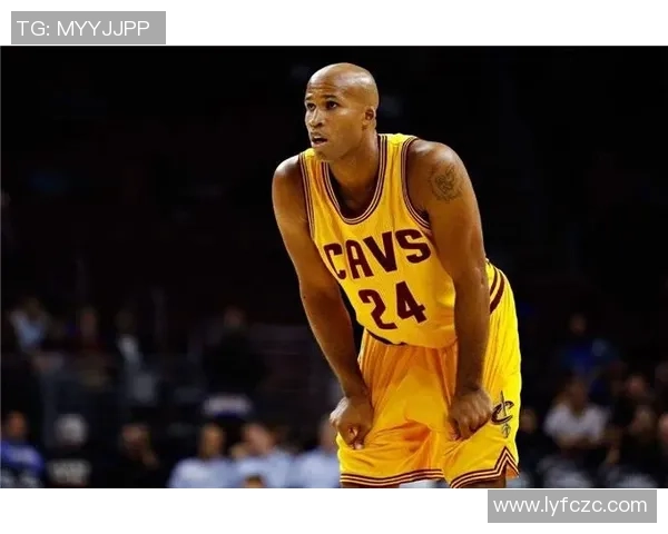 李根的篮球之路：从青涩少年到职业球员的成长故事与奋斗历程