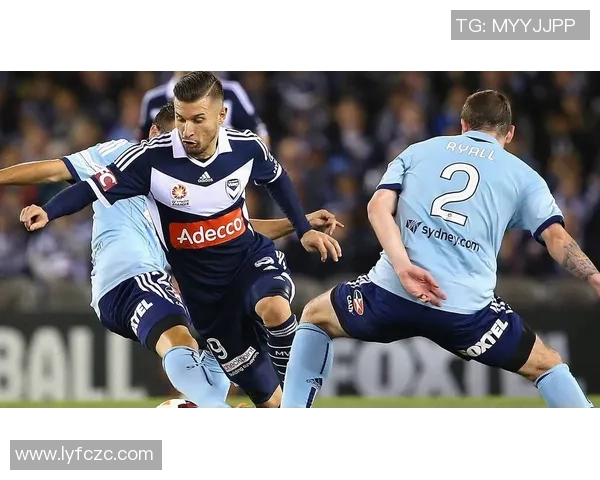 西赛流浪与墨尔本城的激烈对决展现足球魅力与团队精神的巅峰之战